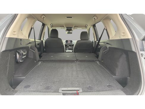 Certified 2025 Nissan Rogue SV AWD/4WD image 13