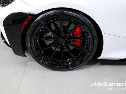 Used 2022 McLaren 765LT image 21