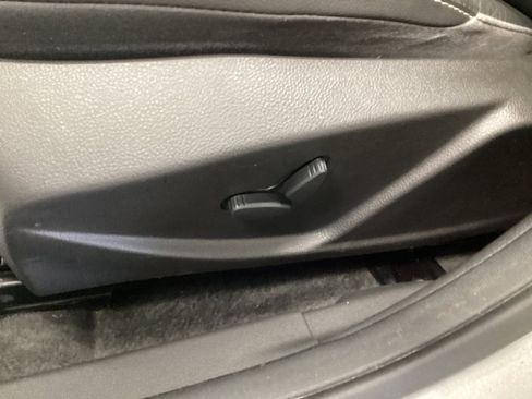 Used 2012 Ford Focus Titanium FWD image 14