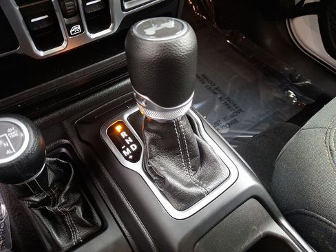Certified 2025 Jeep Wrangler Unlimited Sahara AWD/4WD image 14