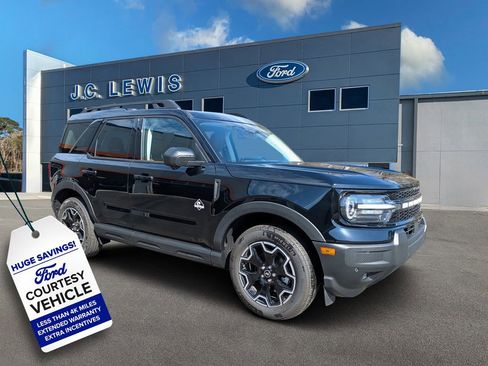 New 2025 Ford Bronco Sport Outer Banks w/ Outer Banks Tech Package+ AWD/4WD image 1