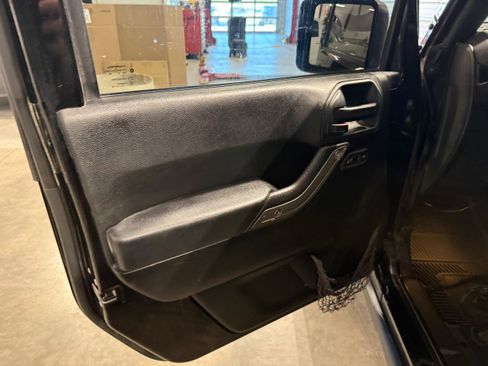Used 2017 Jeep Wrangler Unlimited Sport AWD/4WD image 33