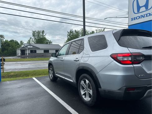 Used 2024 Honda Pilot EX-L image 4