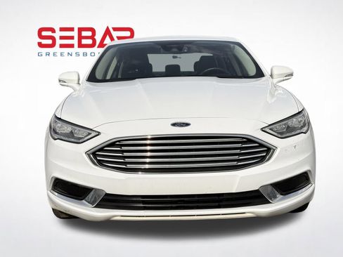 Used 2018 Ford Fusion SE w/ Equipment Group 602A FWD image 2