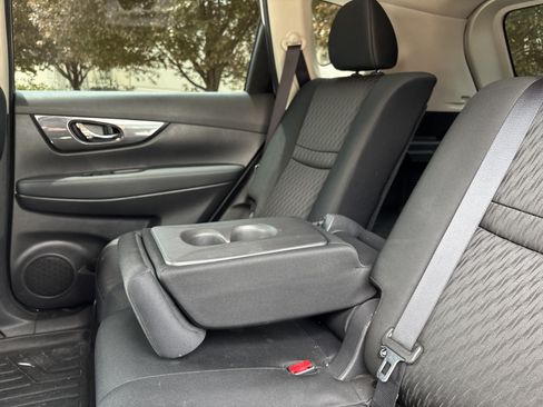 Used 2019 Nissan Rogue SV AWD/4WD image 30
