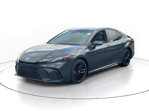 Used 2025 Toyota Camry SE FWD image 4