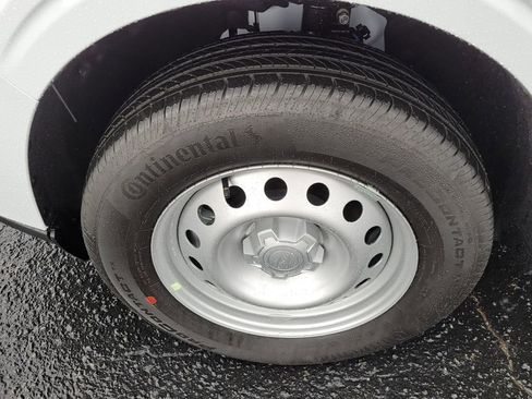 New 2025 Ford Maverick XL image 13