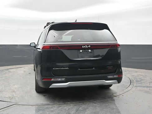 Used 2022 Kia Carnival SX Prestige FWD image 11