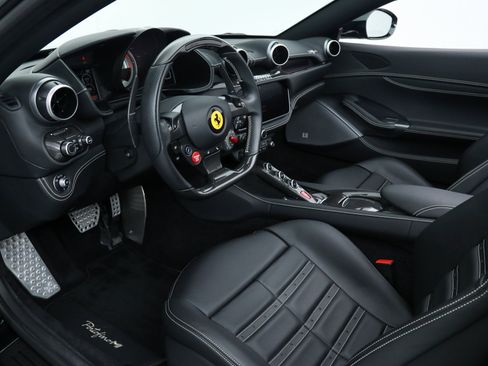Certified 2023 Ferrari Portofino M image 2