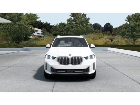 New 2026 BMW X5 xDrive50e w/ Climate Comfort Package AWD/4WD image 3