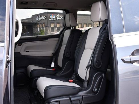 Used 2025 Honda Odyssey Elite image 14