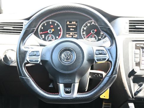 Used 2012 Volkswagen Jetta GLI FWD image 26