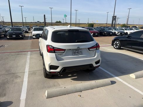 Used 2021 Mitsubishi Outlander Sport SE FWD image 7