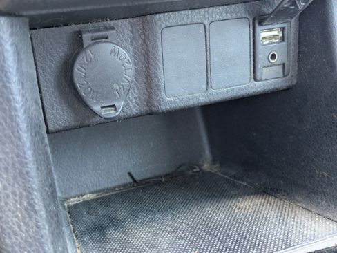 Used 2017 Toyota Corolla SE FWD image 21