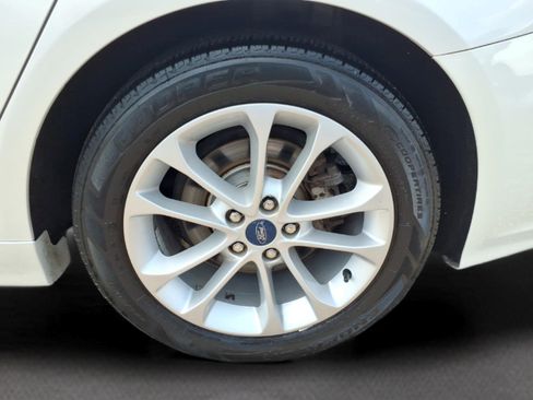 Used 2019 Ford Fusion SE FWD image 17