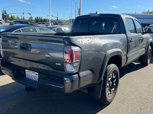 Used 2021 Toyota Tacoma TRD Off-Road w/ Technology Package AWD/4WD image 4