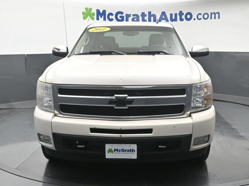 Used 2011 Chevrolet Silverado 1500 LTZ w/ LTZ White Diamond Edition AWD/4WD image 6