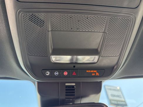 Used 2025 Buick Enclave Preferred image 27