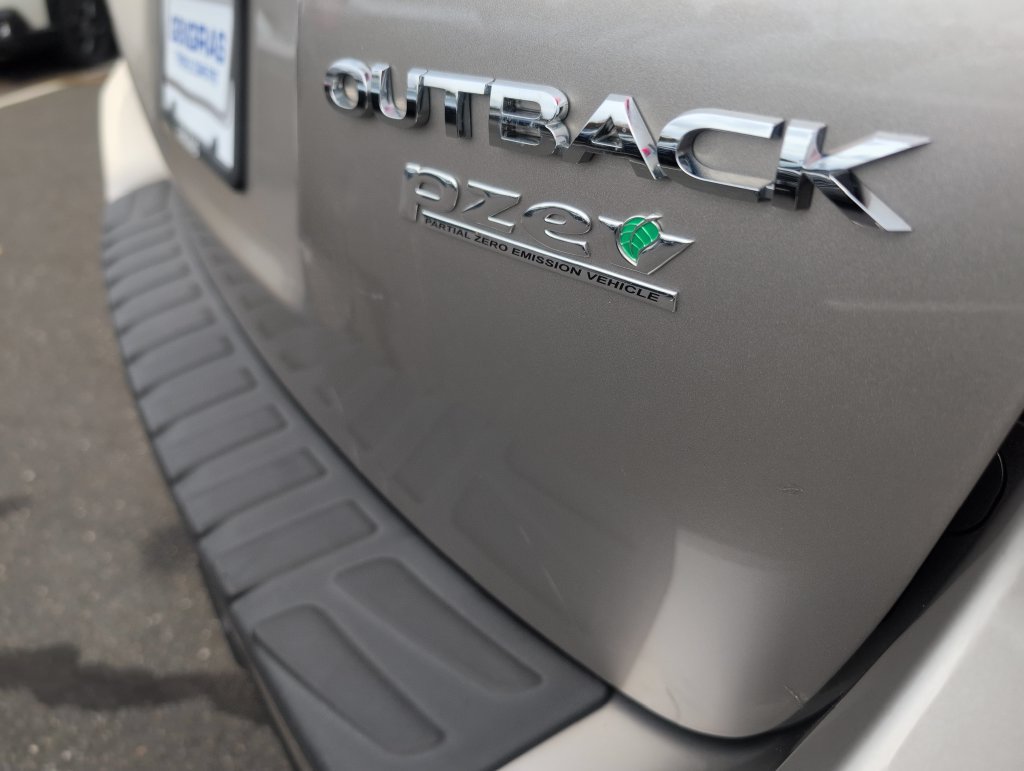 Used 2017 Subaru Outback 2.5i Limited AWD/4WD image 44