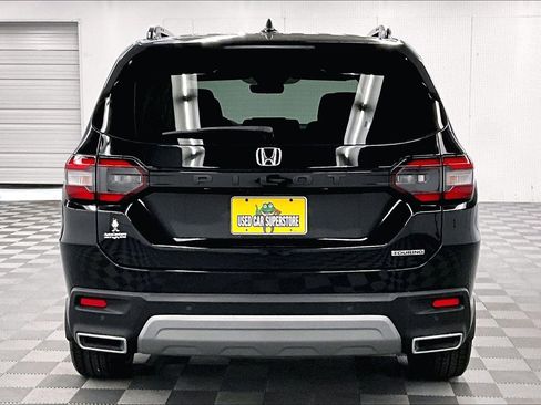 Used 2025 Honda Pilot Touring image 5