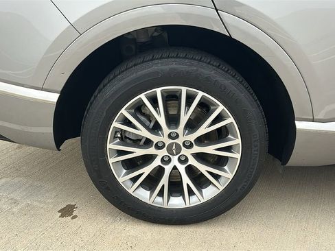 Used 2024 Genesis GV80 2.5T image 16