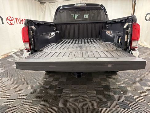 Used 2019 Toyota Tacoma TRD Off-Road image 16