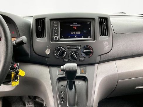 Used 2020 Nissan NV200 SV w/ Back Door Glass Package image 9
