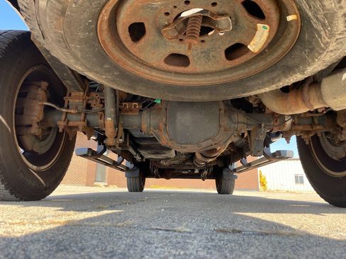 Used 2015 Ford F250 Lariat w/ Chrome Package image 14