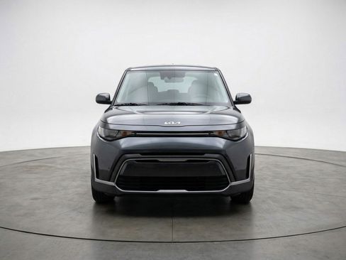 Used 2025 Kia Soul LX w/ LX Technology Package image 2