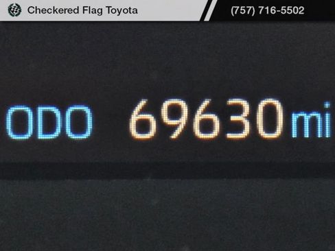 Used 2022 Toyota Tundra SR5 w/ SR5 Convenience Package AWD/4WD image 11