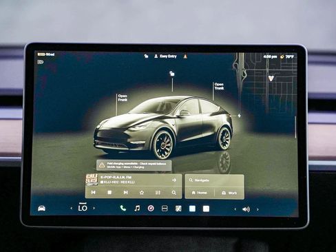 Used 2022 Tesla Model Y Performance image 14