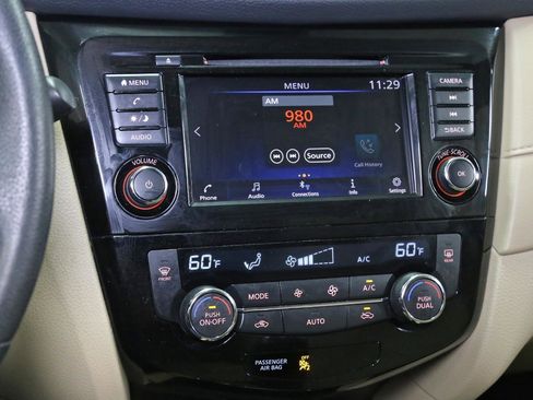 Used 2020 Nissan Rogue SV image 7