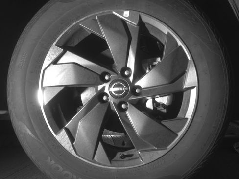 Used 2025 Nissan Rogue SV image 13