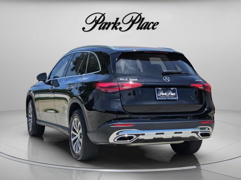Used 2023 Mercedes-Benz GLC 300 4MATIC image 3