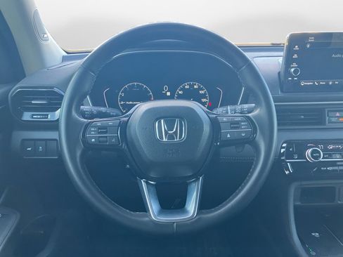 Used 2024 Honda Pilot Touring image 13