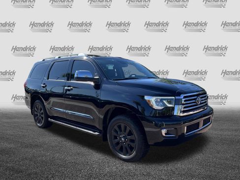 Used 2021 Toyota Sequoia Platinum AWD/4WD image 2