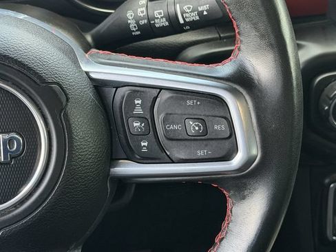 Used 2021 Jeep Wrangler Unlimited Rubicon w/ Xtreme Recon 35" Tire Package AWD/4WD image 15
