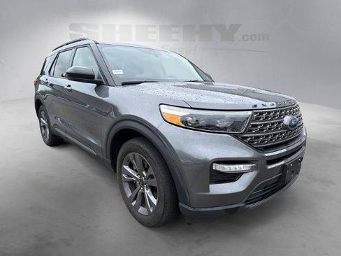 Certified 2022 Ford Explorer XLT w/ Equipment Group 202A AWD/4WD image 2