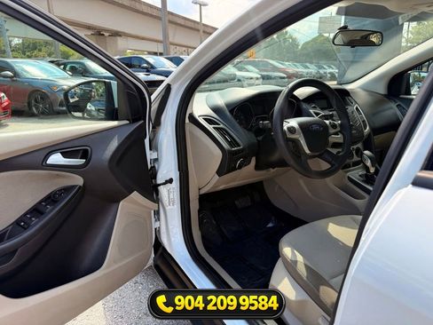 Used 2014 Ford Focus SE FWD image 22