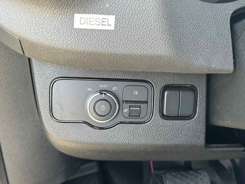 Used 2022 Mercedes-Benz Sprinter 2500 image 25