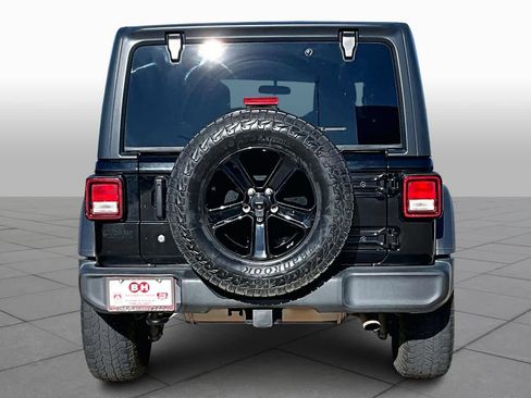 Used 2019 Jeep Wrangler Unlimited Sport image 3