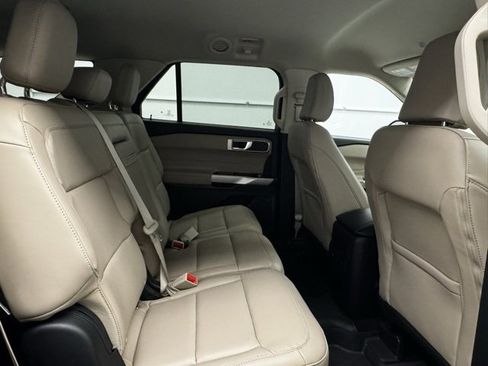 Used 2023 Ford Explorer XLT w/ Equipment Group 202A image 28