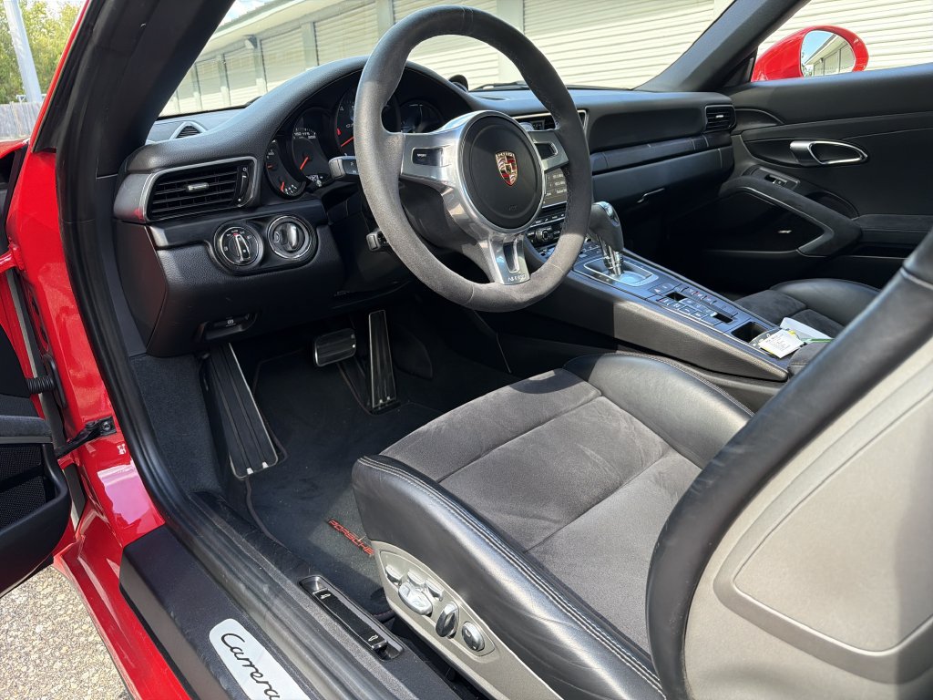 Used 2015 Porsche 911 Carrera GTS RWD image 4