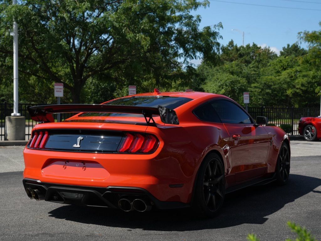 Used 2022 Ford Mustang Shelby GT500 w/ Carbon Fiber Track Pack RWD image 18