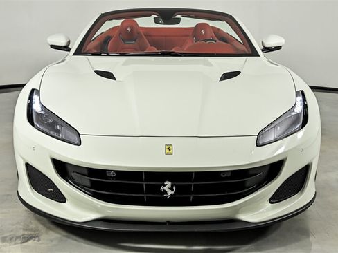 Used 2019 Ferrari Portofino RWD image 4