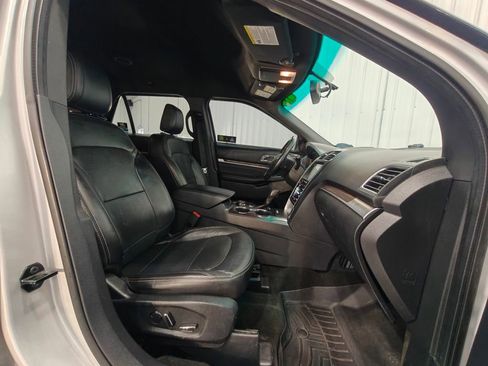 Used 2018 Ford Explorer Limited AWD/4WD image 30