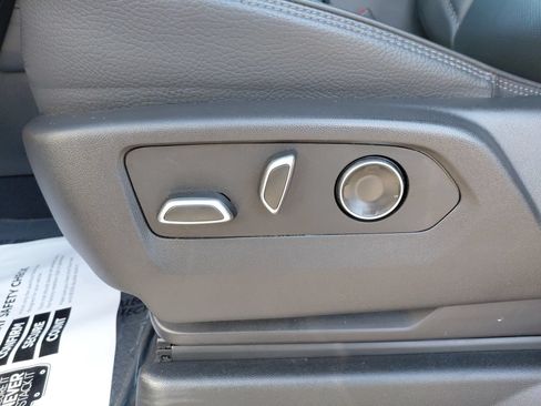Used 2025 GMC Yukon Denali AWD/4WD image 19