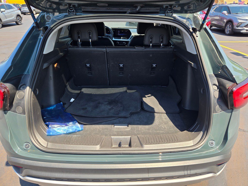 Certified 2025 Chevrolet Trax LT FWD image 13