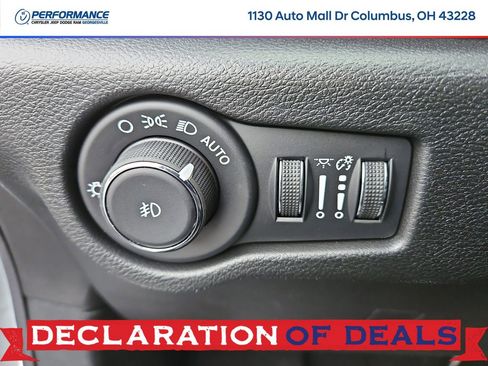 New 2026 Chrysler Pacifica Select w/ S Appearance Package image 32