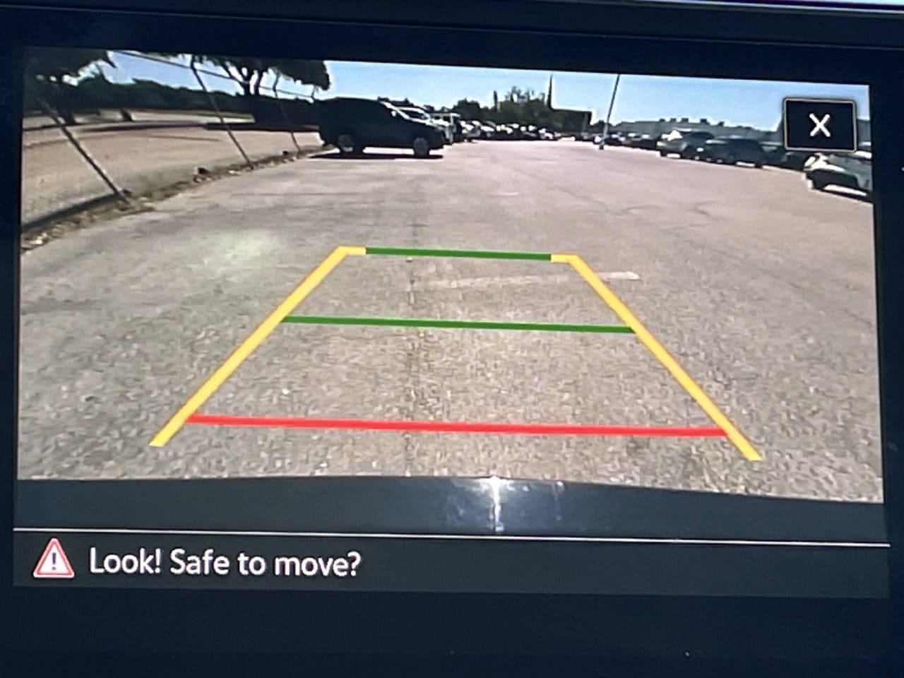 Used 2024 Volkswagen Tiguan SE w/ Panoramic Sunroof Package FWD image 16
